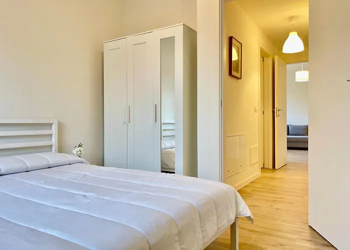 Apartman Cenisio 12 *